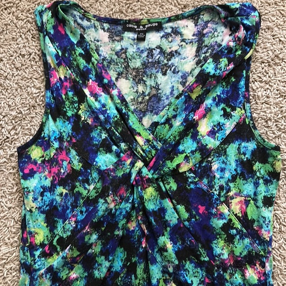 Beautiful multi colored Top - Picture 2 of 8
